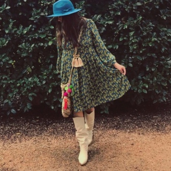 Fossil Dresses & Skirts - Fossil Long Sleeve Floral Pleated Baby Doll Dress